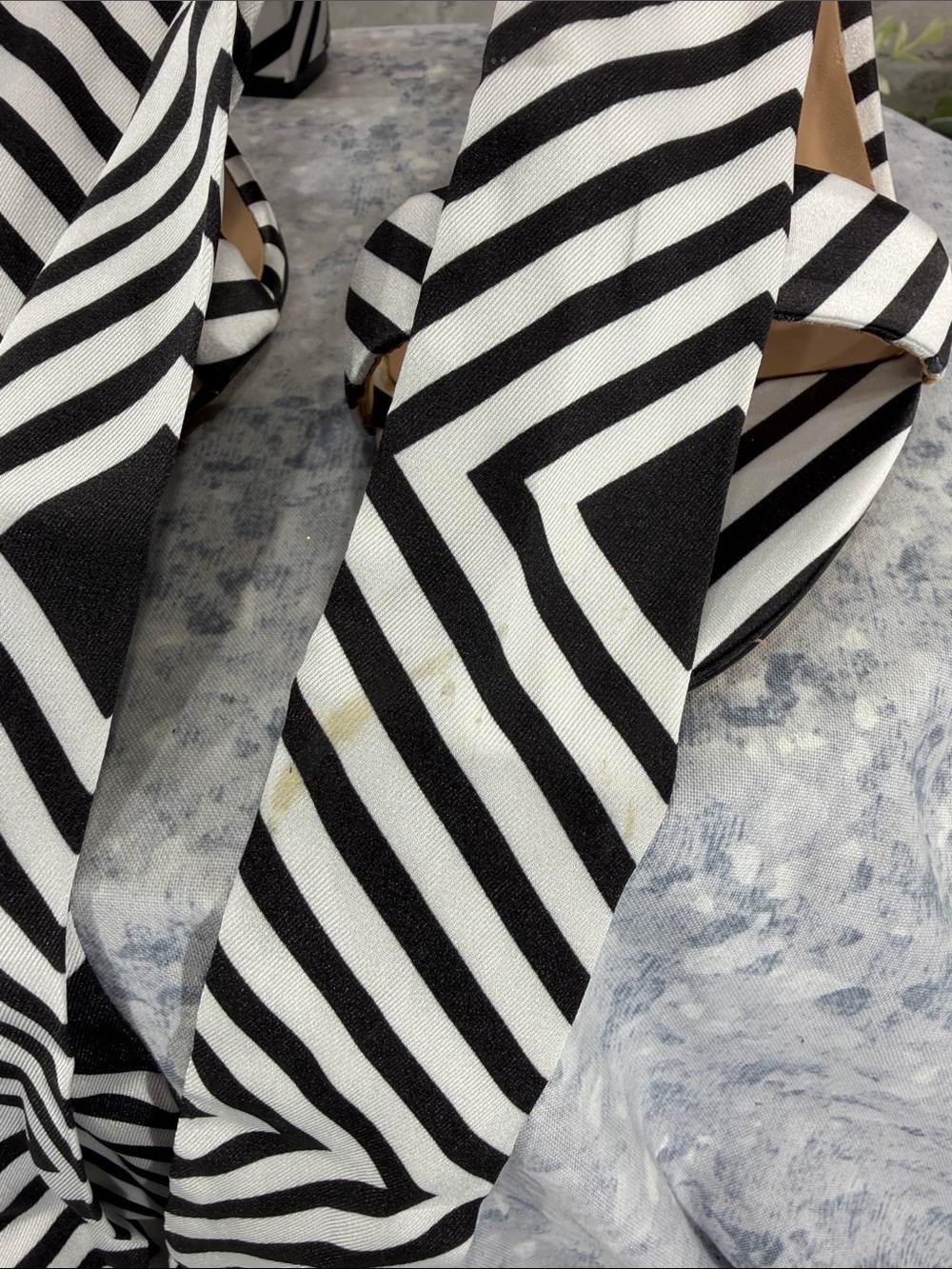 INC - “Kanata” Black & White Fabric Stripe Embroidered Tribal Print Heels WMS 10 - Picture 9 of 11